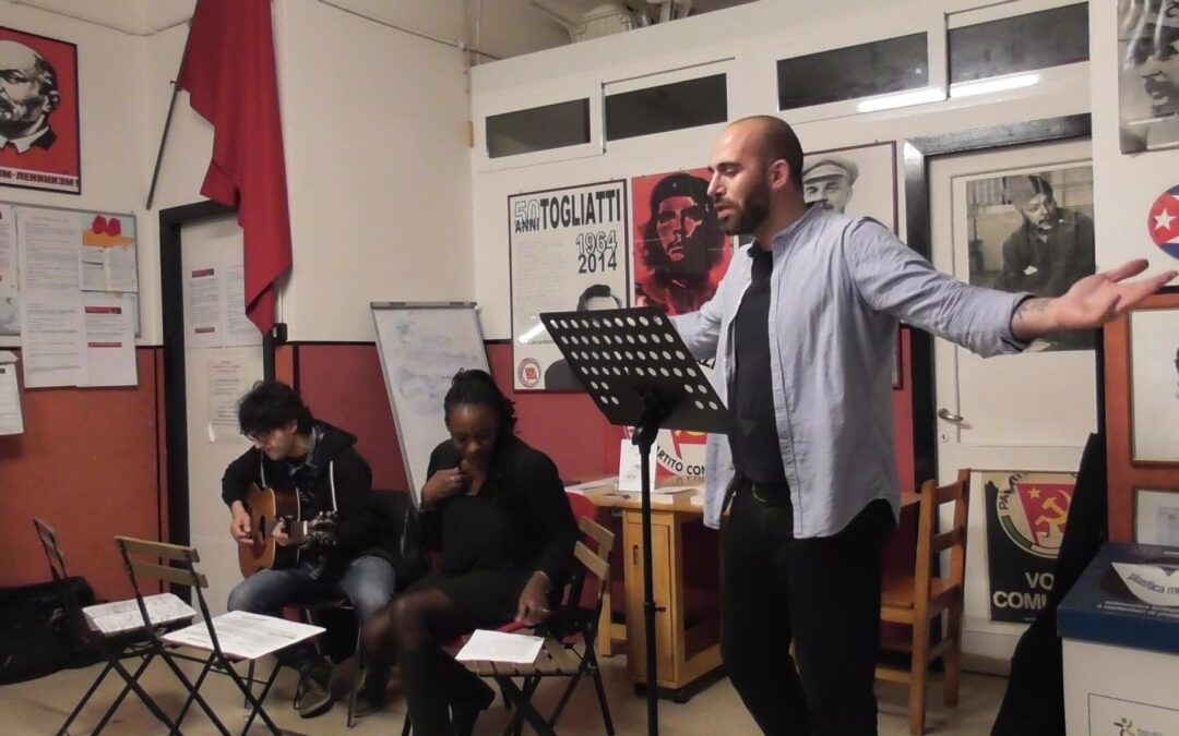 “6025 volte me” tra narrazione e musica. Di e con Luca Scacchetti e Art Déco
